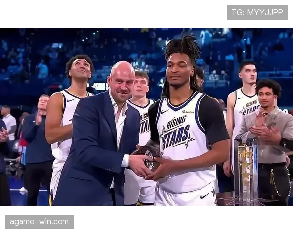 卡斯尔突破拉开与队友差距，提升球队关键时刻攻击力