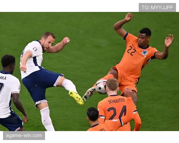 点球主罚前进攻方提前进区，为何有时不判重罚？